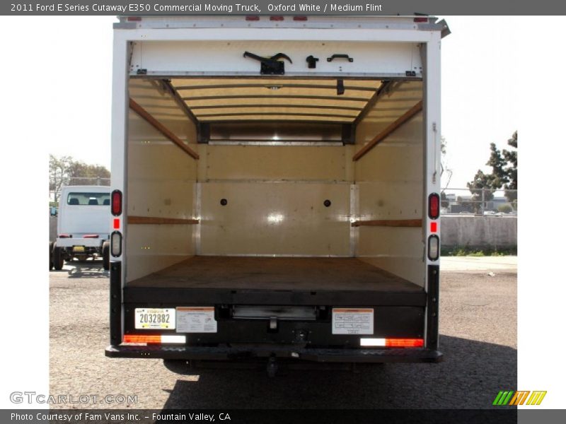 Oxford White / Medium Flint 2011 Ford E Series Cutaway E350 Commercial Moving Truck