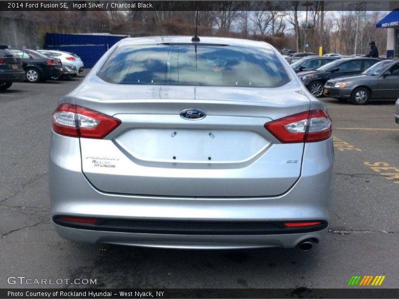 Ingot Silver / Charcoal Black 2014 Ford Fusion SE