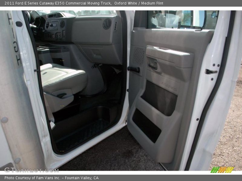 Oxford White / Medium Flint 2011 Ford E Series Cutaway E350 Commercial Moving Truck