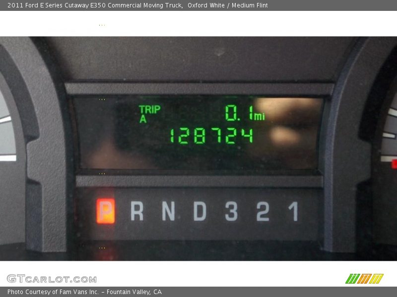 Oxford White / Medium Flint 2011 Ford E Series Cutaway E350 Commercial Moving Truck