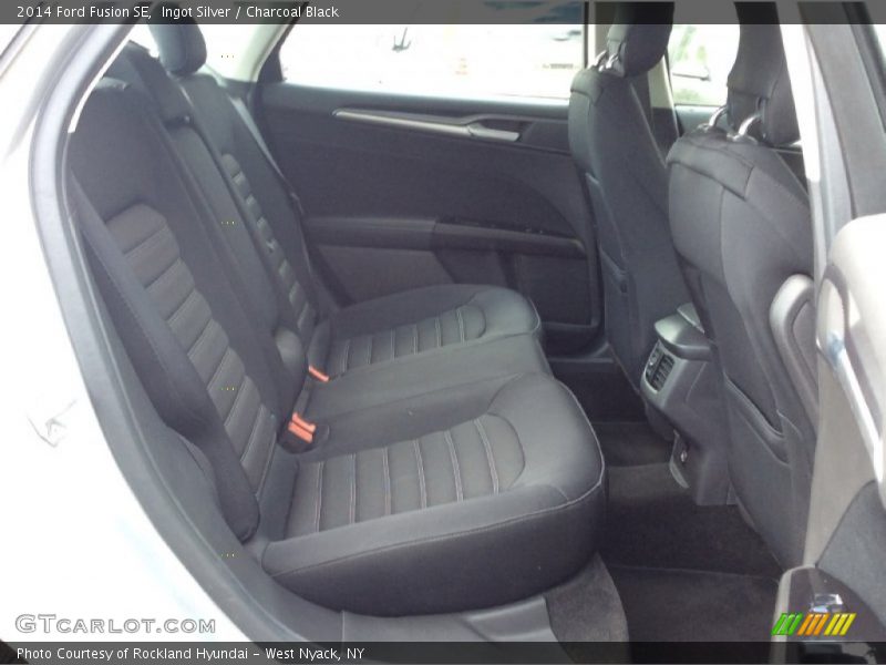Ingot Silver / Charcoal Black 2014 Ford Fusion SE