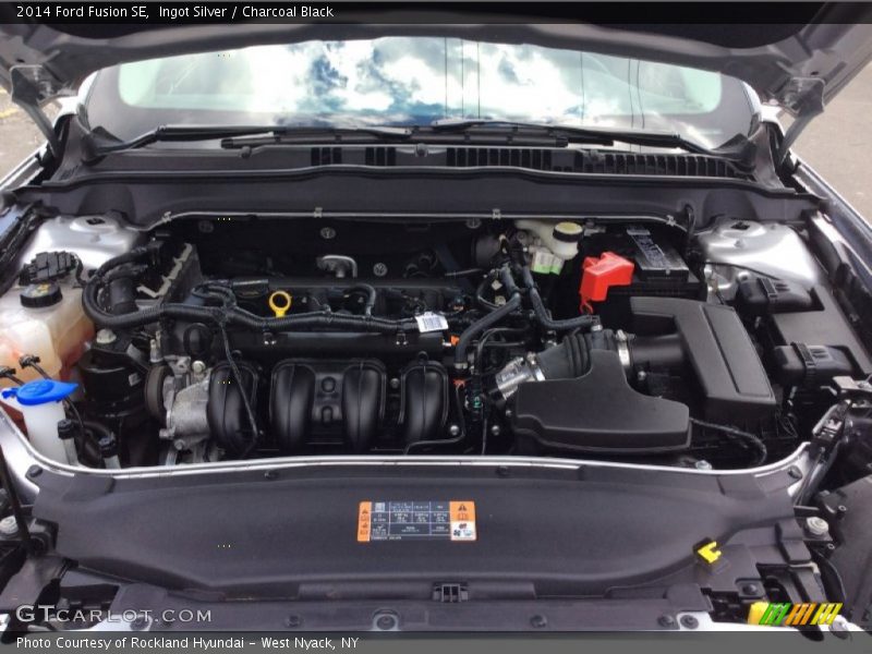 Ingot Silver / Charcoal Black 2014 Ford Fusion SE
