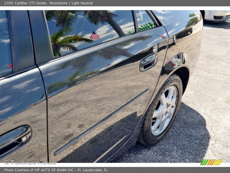 Moonstone / Light Neutral 2005 Cadillac CTS Sedan