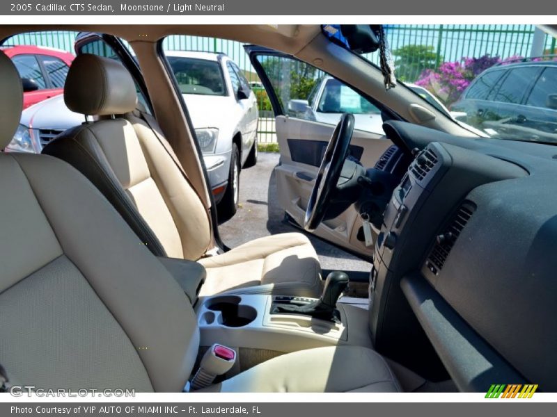 Moonstone / Light Neutral 2005 Cadillac CTS Sedan