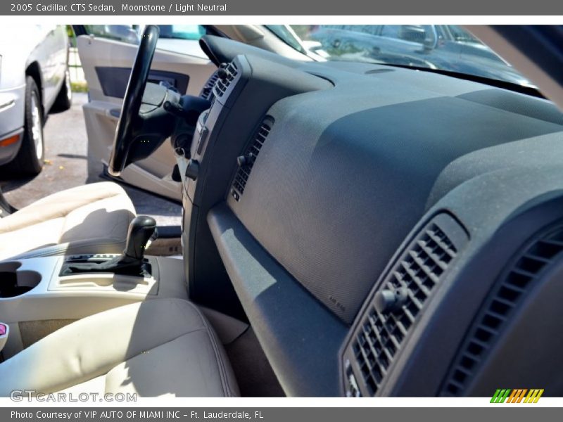 Moonstone / Light Neutral 2005 Cadillac CTS Sedan