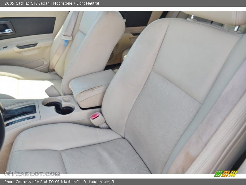 Moonstone / Light Neutral 2005 Cadillac CTS Sedan