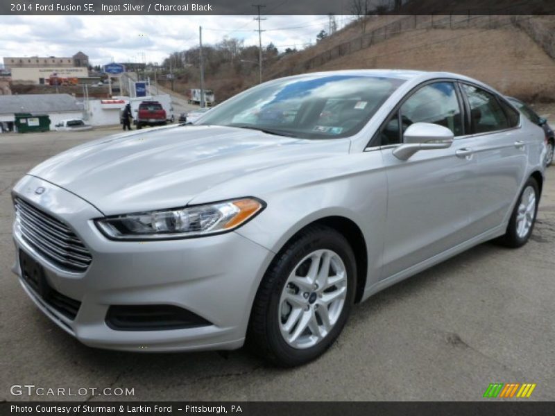 Ingot Silver / Charcoal Black 2014 Ford Fusion SE