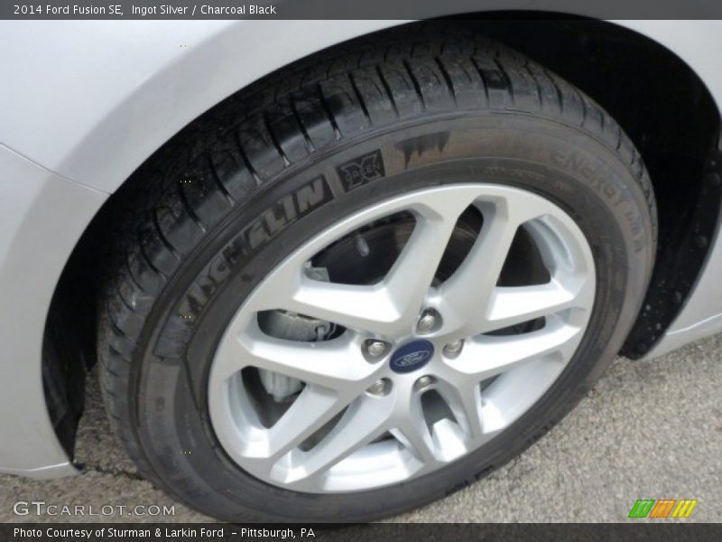 Ingot Silver / Charcoal Black 2014 Ford Fusion SE
