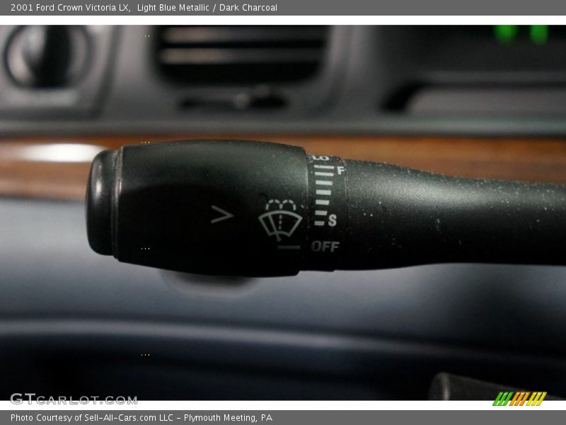 Light Blue Metallic / Dark Charcoal 2001 Ford Crown Victoria LX