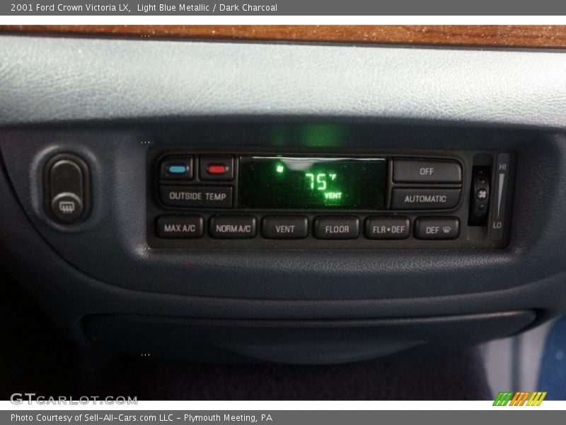 Light Blue Metallic / Dark Charcoal 2001 Ford Crown Victoria LX