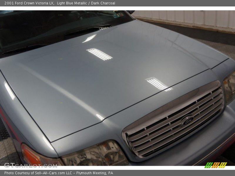 Light Blue Metallic / Dark Charcoal 2001 Ford Crown Victoria LX