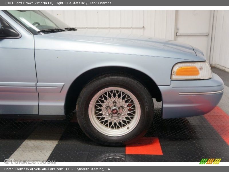 Light Blue Metallic / Dark Charcoal 2001 Ford Crown Victoria LX
