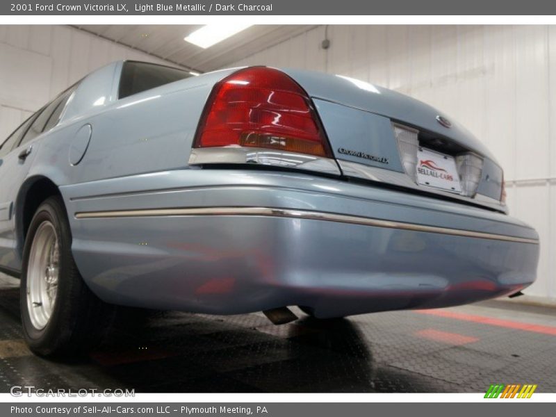 Light Blue Metallic / Dark Charcoal 2001 Ford Crown Victoria LX