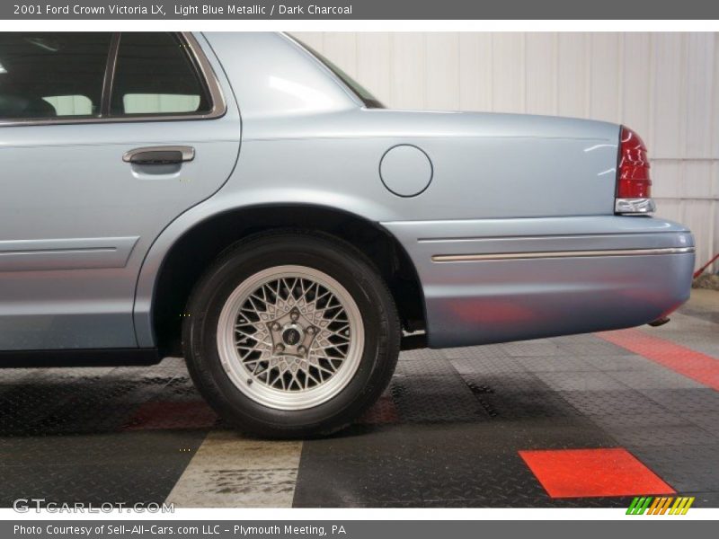 Light Blue Metallic / Dark Charcoal 2001 Ford Crown Victoria LX