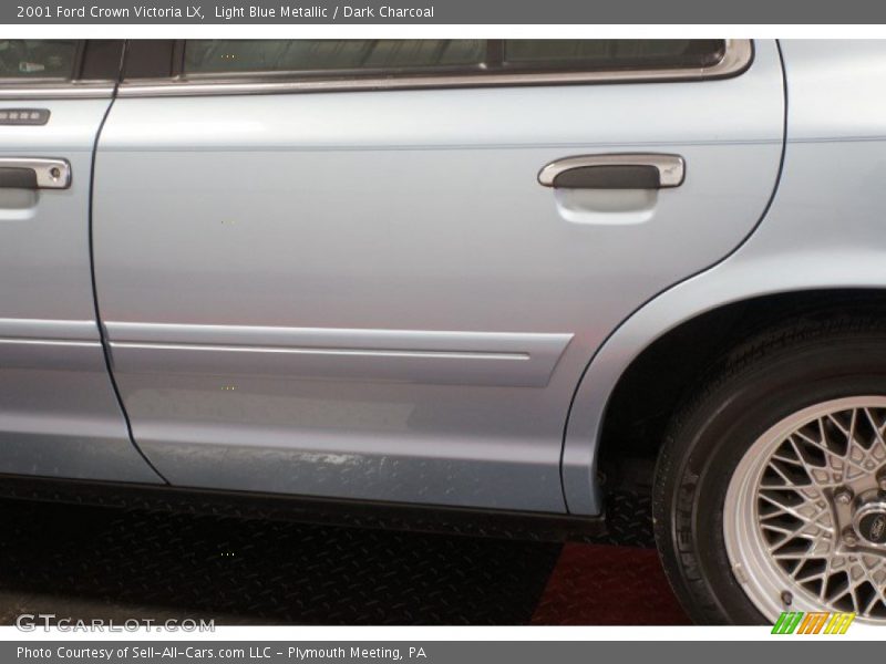 Light Blue Metallic / Dark Charcoal 2001 Ford Crown Victoria LX