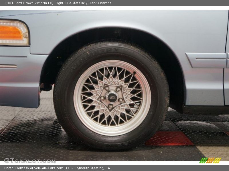 Light Blue Metallic / Dark Charcoal 2001 Ford Crown Victoria LX