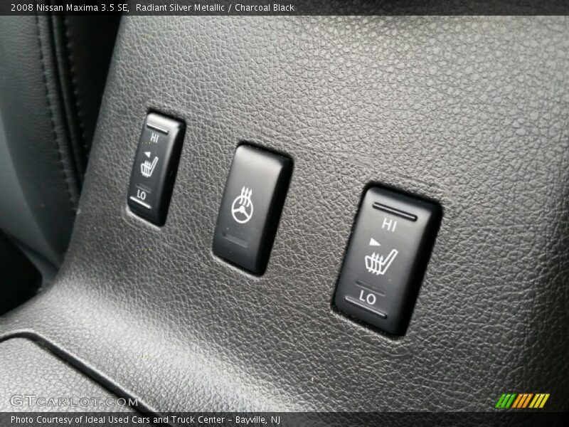 Radiant Silver Metallic / Charcoal Black 2008 Nissan Maxima 3.5 SE