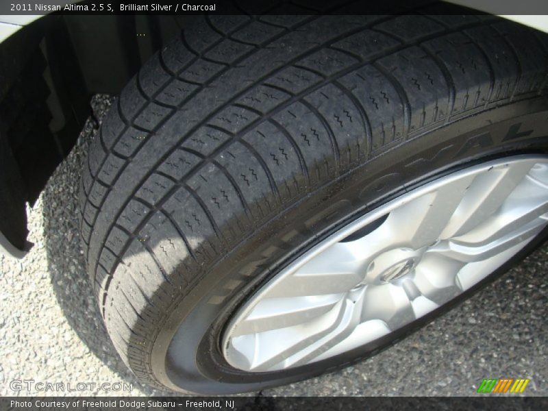 Brilliant Silver / Charcoal 2011 Nissan Altima 2.5 S