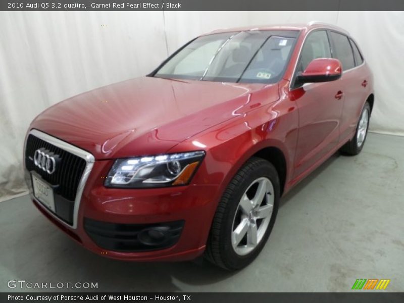 Garnet Red Pearl Effect / Black 2010 Audi Q5 3.2 quattro