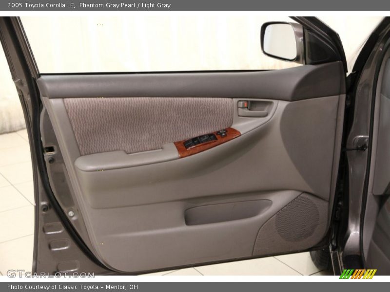 Phantom Gray Pearl / Light Gray 2005 Toyota Corolla LE