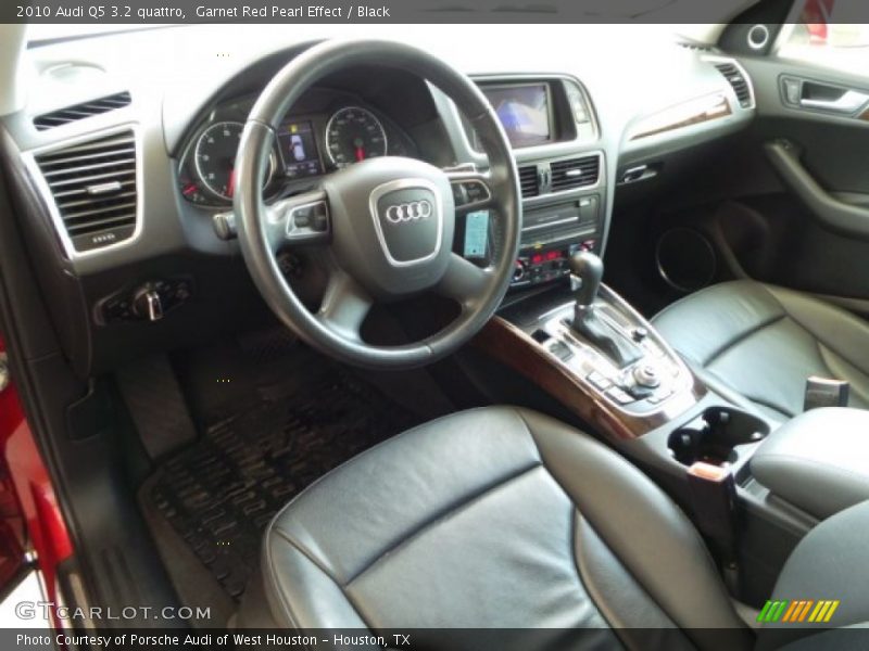 Garnet Red Pearl Effect / Black 2010 Audi Q5 3.2 quattro