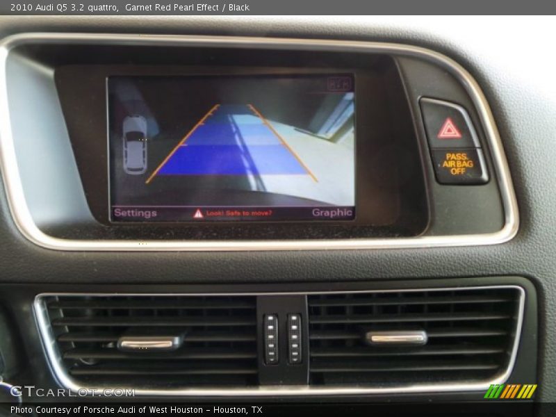 Garnet Red Pearl Effect / Black 2010 Audi Q5 3.2 quattro