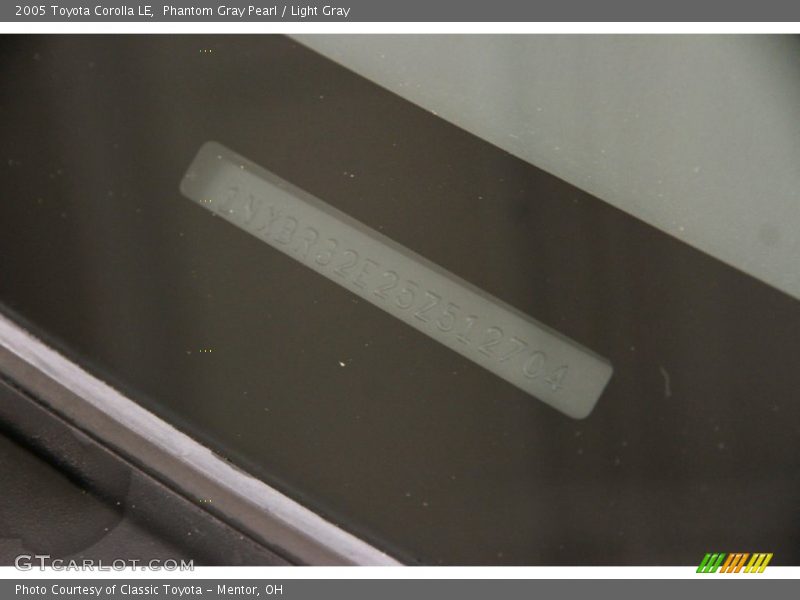 Phantom Gray Pearl / Light Gray 2005 Toyota Corolla LE