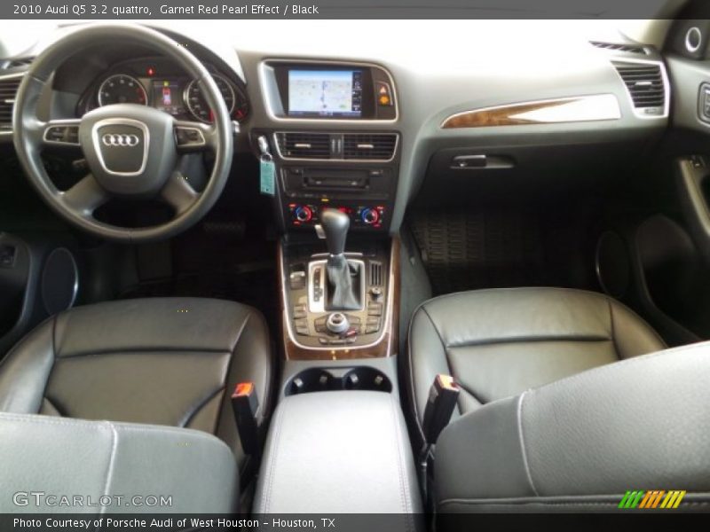 Garnet Red Pearl Effect / Black 2010 Audi Q5 3.2 quattro