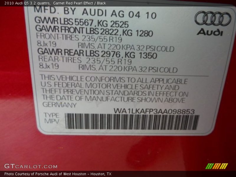 Garnet Red Pearl Effect / Black 2010 Audi Q5 3.2 quattro