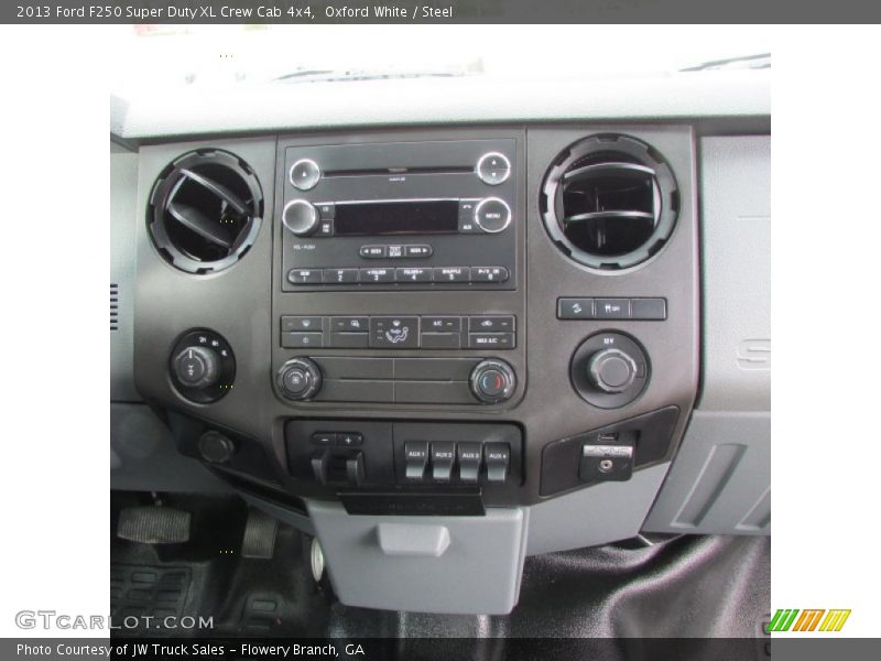 Oxford White / Steel 2013 Ford F250 Super Duty XL Crew Cab 4x4