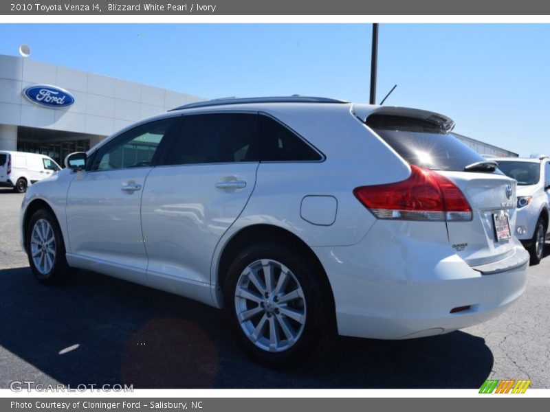 Blizzard White Pearl / Ivory 2010 Toyota Venza I4