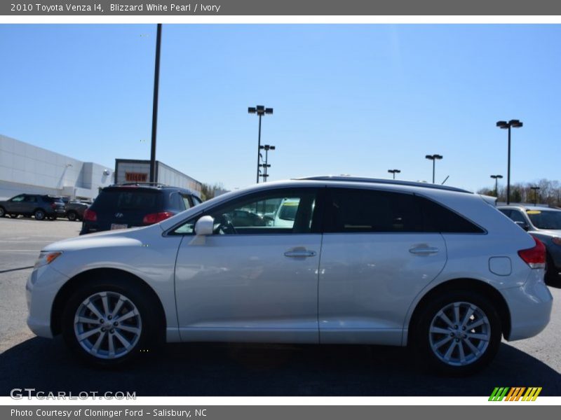 Blizzard White Pearl / Ivory 2010 Toyota Venza I4