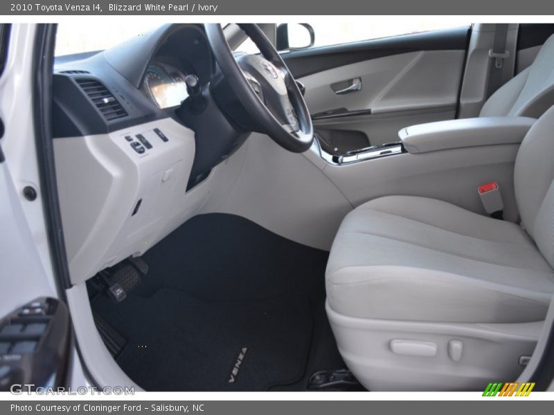 Blizzard White Pearl / Ivory 2010 Toyota Venza I4