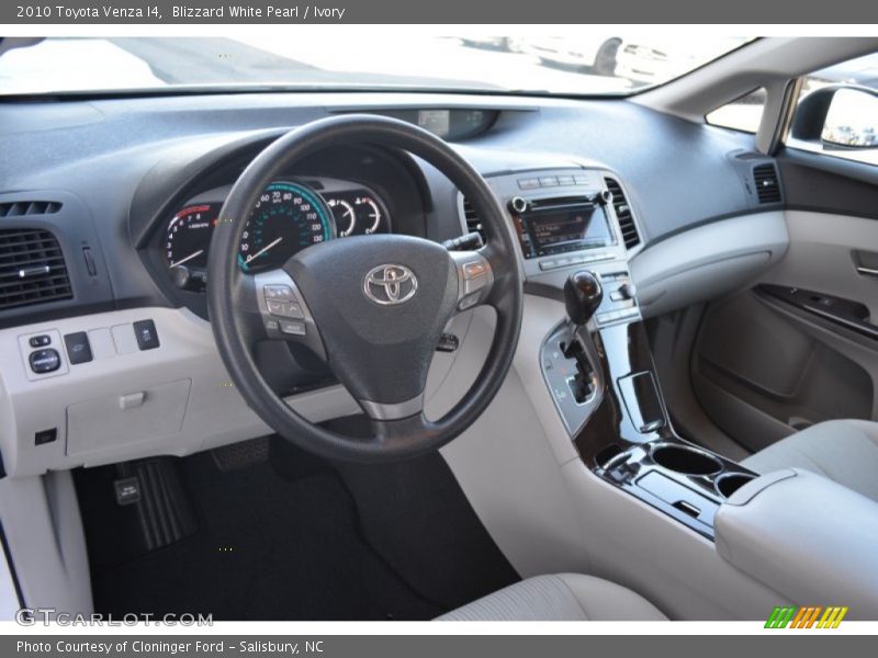 Blizzard White Pearl / Ivory 2010 Toyota Venza I4