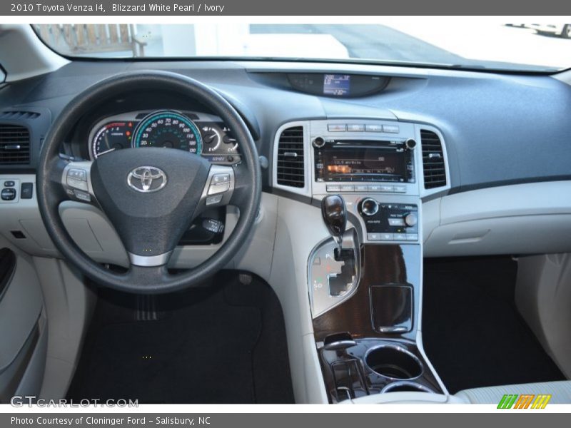 Blizzard White Pearl / Ivory 2010 Toyota Venza I4