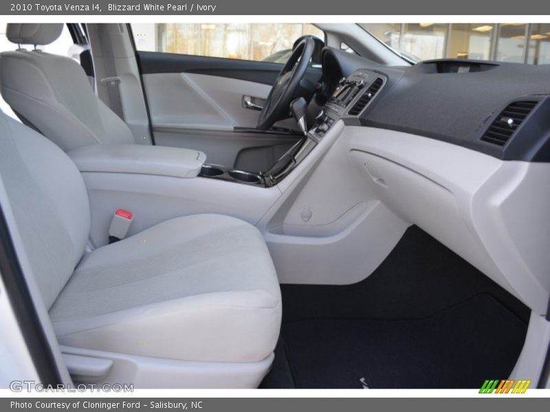 Blizzard White Pearl / Ivory 2010 Toyota Venza I4