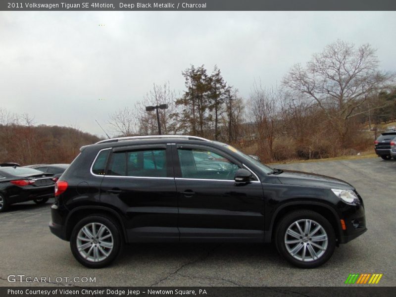 Deep Black Metallic / Charcoal 2011 Volkswagen Tiguan SE 4Motion