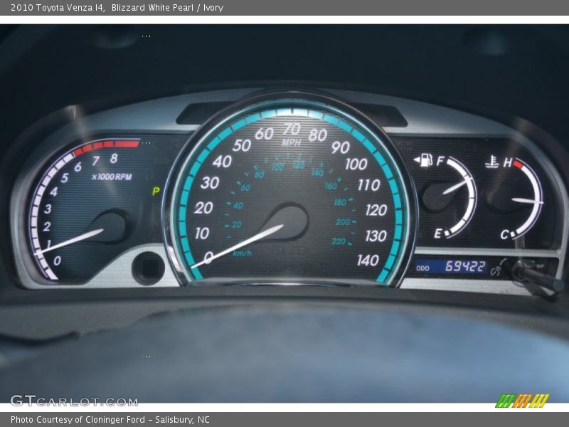Blizzard White Pearl / Ivory 2010 Toyota Venza I4