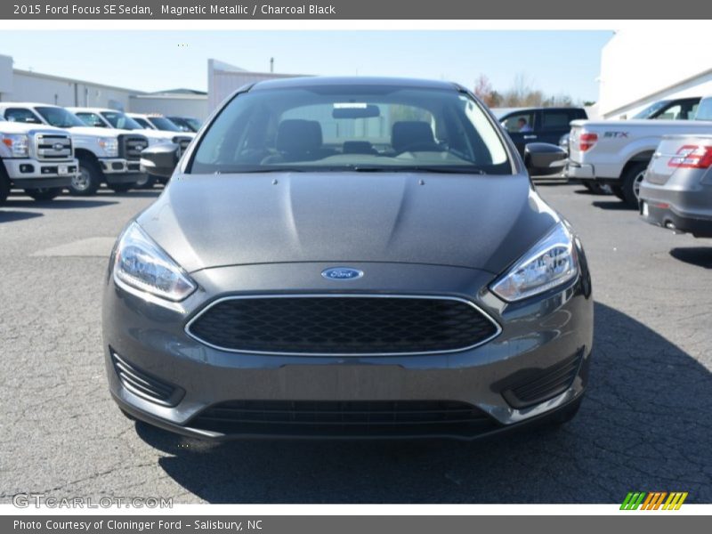 Magnetic Metallic / Charcoal Black 2015 Ford Focus SE Sedan