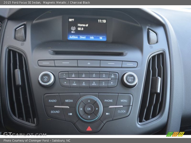 Magnetic Metallic / Charcoal Black 2015 Ford Focus SE Sedan