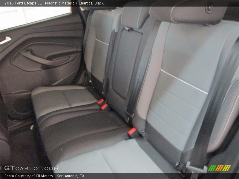 Magnetic Metallic / Charcoal Black 2015 Ford Escape SE