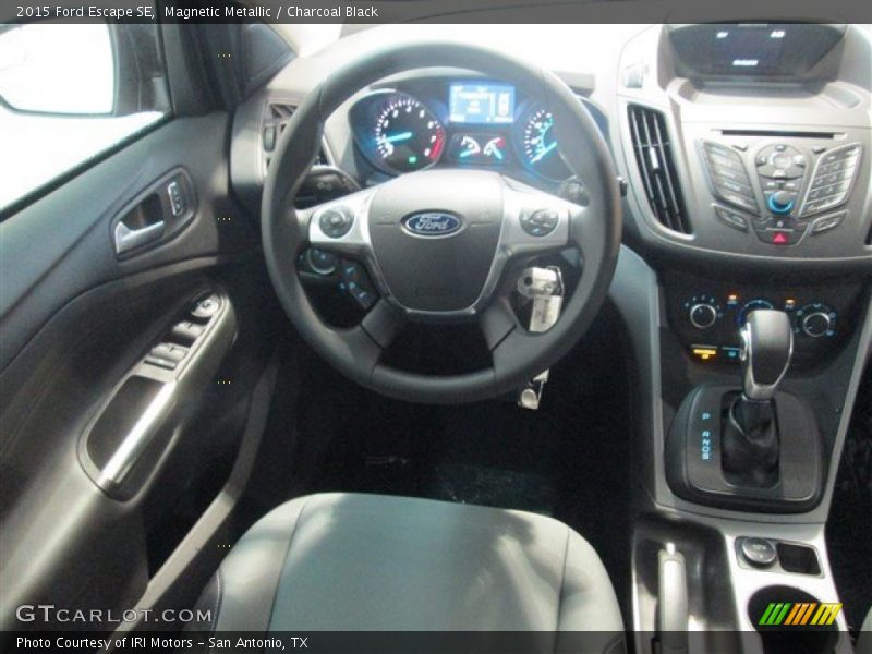 Magnetic Metallic / Charcoal Black 2015 Ford Escape SE