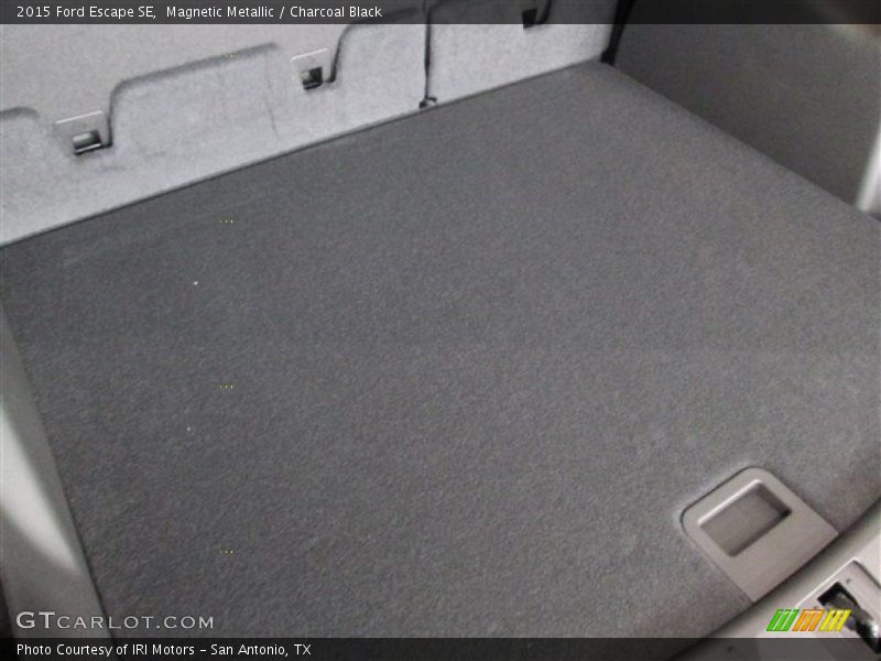 Magnetic Metallic / Charcoal Black 2015 Ford Escape SE
