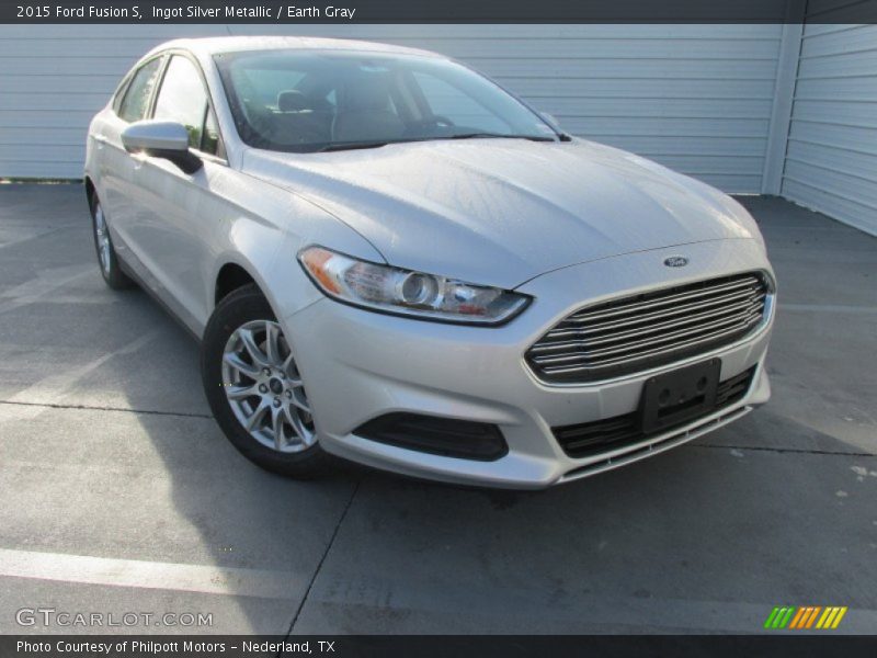 Ingot Silver Metallic / Earth Gray 2015 Ford Fusion S