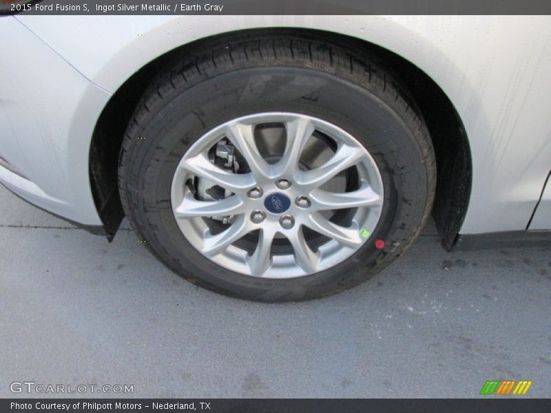 Ingot Silver Metallic / Earth Gray 2015 Ford Fusion S