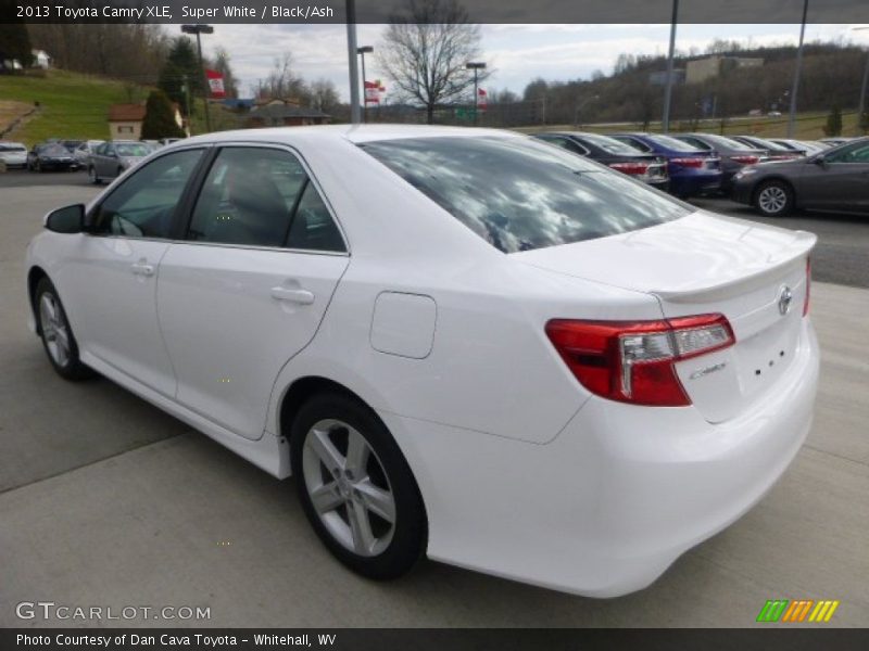 Super White / Black/Ash 2013 Toyota Camry XLE