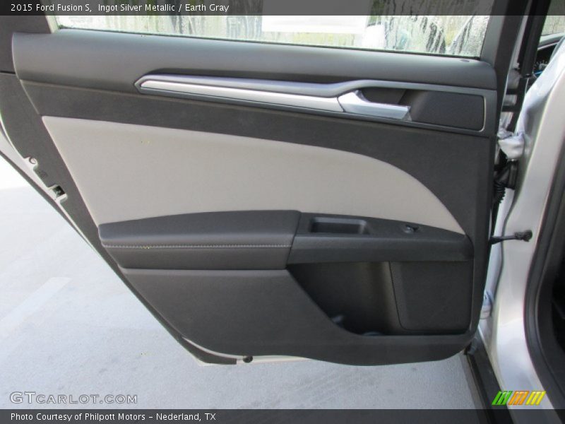 Ingot Silver Metallic / Earth Gray 2015 Ford Fusion S
