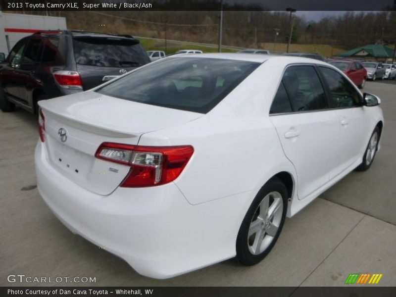 Super White / Black/Ash 2013 Toyota Camry XLE