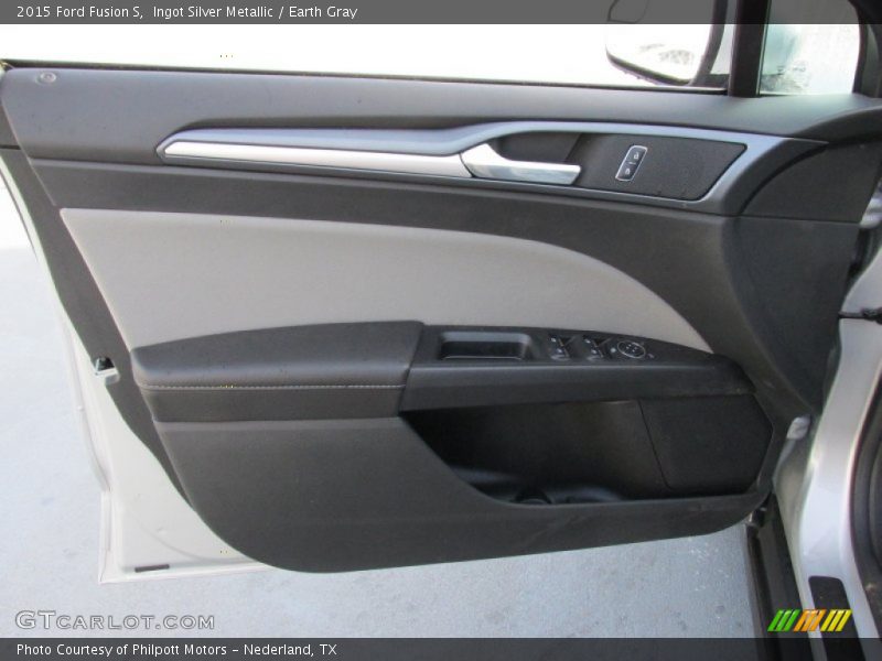 Ingot Silver Metallic / Earth Gray 2015 Ford Fusion S