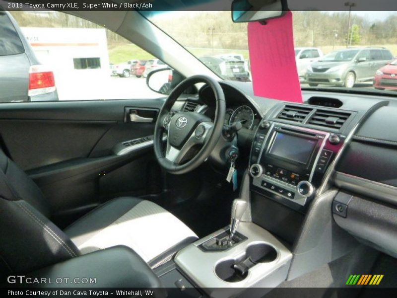 Super White / Black/Ash 2013 Toyota Camry XLE